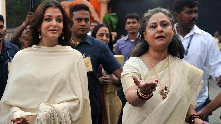 Les actrices de Bollywood Jaya et Aishwarya Bachchan