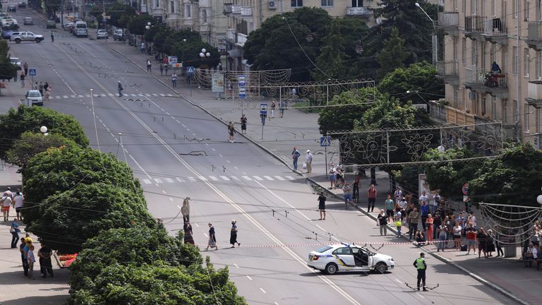 La police a fermé les rues de Loutsk et a dit aux habitants de rester à l'intérieur