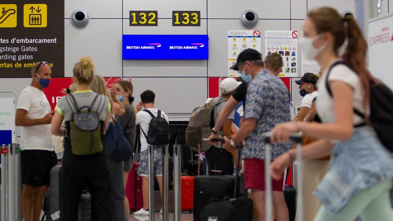 Les touristes britanniques à Majorque attendent un vol pour Londres