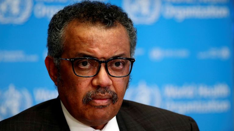 Le Directeur général de l'Organisation mondiale de la santé (OMS) Tedros Adhanom Ghebreyesus assiste à une conférence de presse sur la situation du coronavirus à Genève.