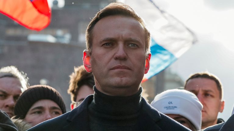 Alexei Navalny se bat pour sa vie à l'hôpital 