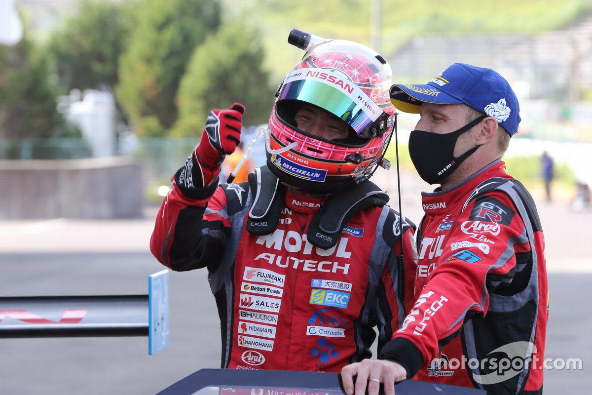 Vainqueurs de la course n ° 23 Nismo Nissan GT-R: Tsugio Matsuda, Ronnie Quintarelli 