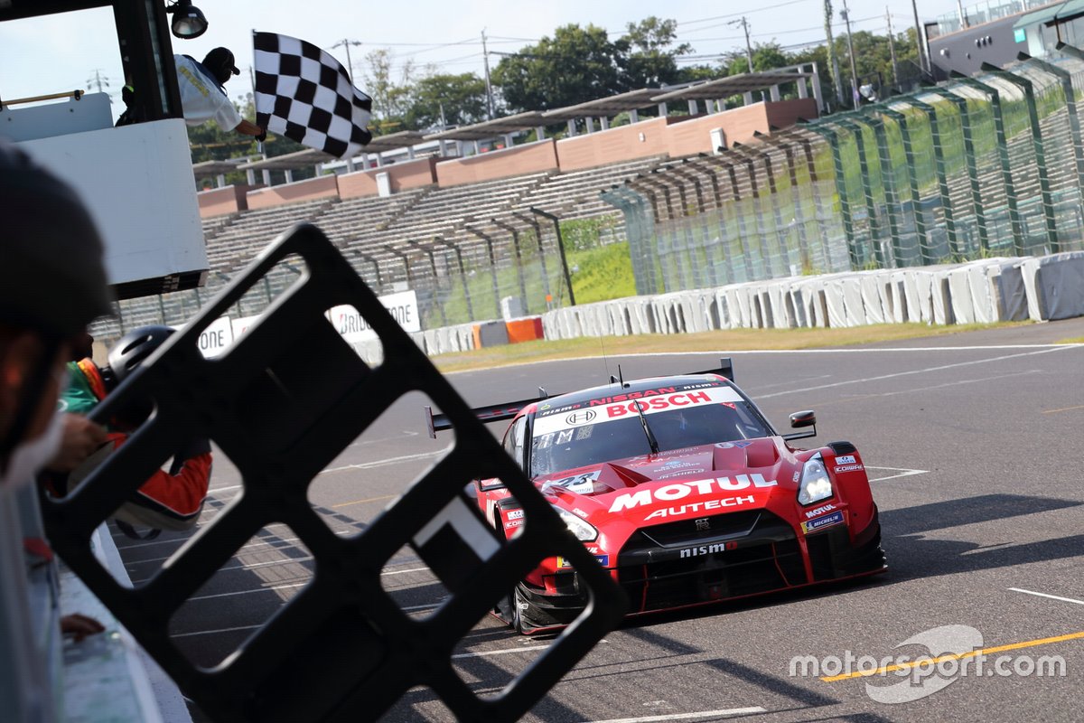 N ° 23 NISMO Nissan GT-R: Tsugio Matsuda, Ronnie Quintarelli 
