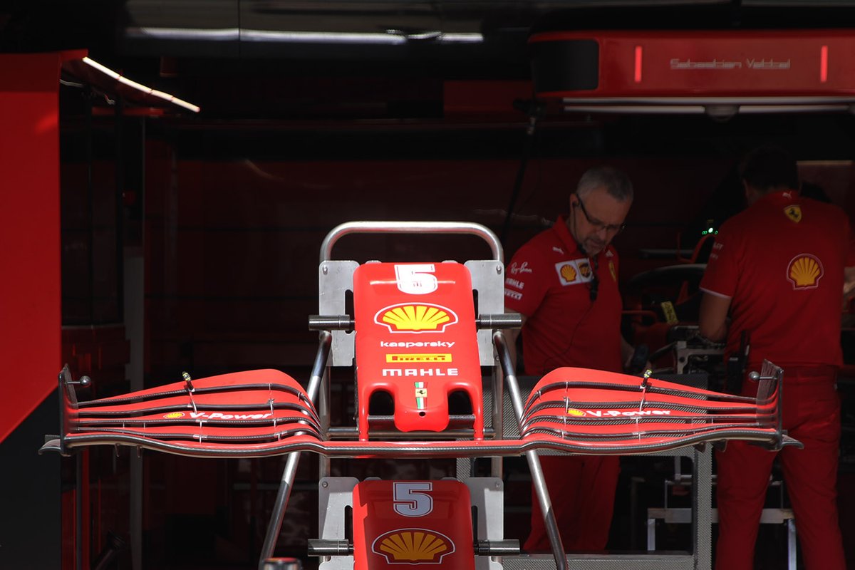 Aile avant de la Ferrari SF1000