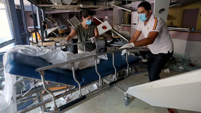 Plusieurs hôpitaux ont été gravement endommagés dans l'explosion