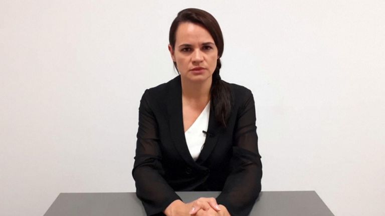 La politicienne de l'opposition biélorusse Sviatlana Tsikhanouskaya appelle à de nouvelles élections et soutient les manifestations pacifiques contre Loukachenko
