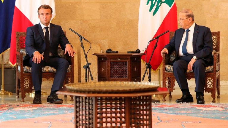 M. Macron a rencontré le président libanais Michel Aoun, à droite, jeudi