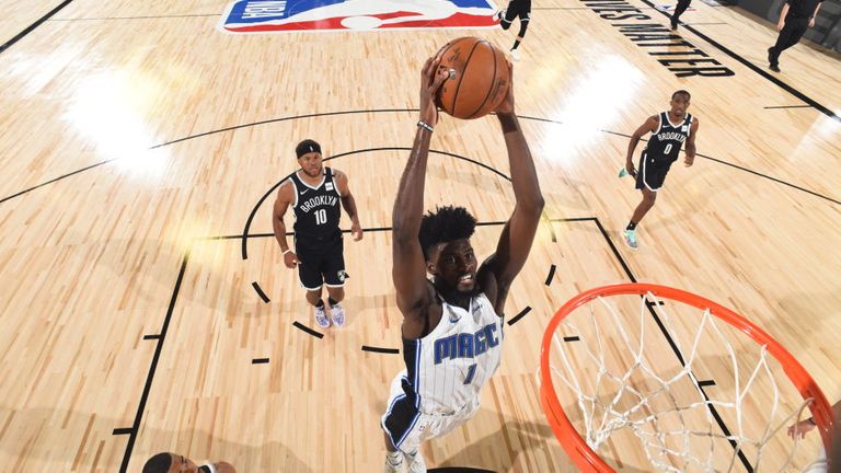 Isaac tire contre les Brooklyn Nets jeudi 