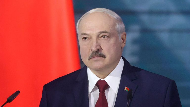 Le président biélorusse Alexander Lukashenko prononce son discours annuel devant la nation et les législateurs à Minsk le 4 août 2020 (Photo de Nikolay PETROV / BELTA / AFP) (Photo de NIKOLAY PETROV / BELTA / AFP via Getty Images)