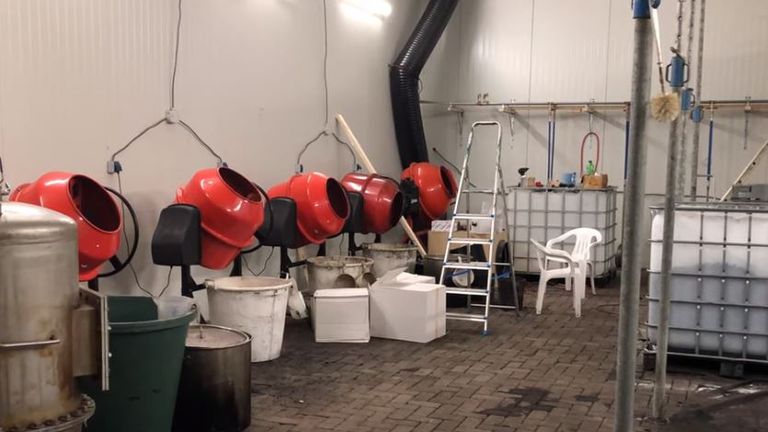 On pense que le site est «la plus grande usine de cocaïne jamais trouvée aux Pays-Bas».  Photo: Politie Landelijke Eenheid