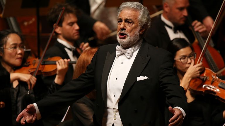 Placido Domingo se produisant en 2017, s'est excusé auprès des femmes qu'il harcelait