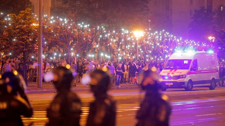 Des milliers de personnes ont manifesté dans les grandes villes biélorusses
