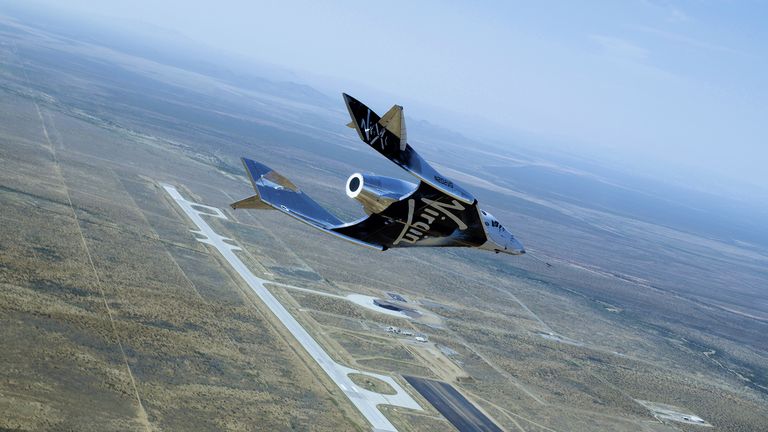 Virgin's SpaceshipTwo espère emmener bientôt les passagers au bord de l'espace.  Pic: Vierge Galactique