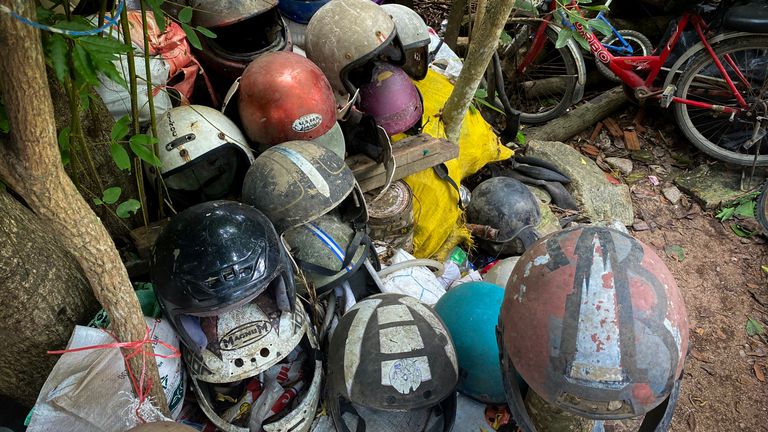 Casques dans le jardin de Sompong Chanraksa