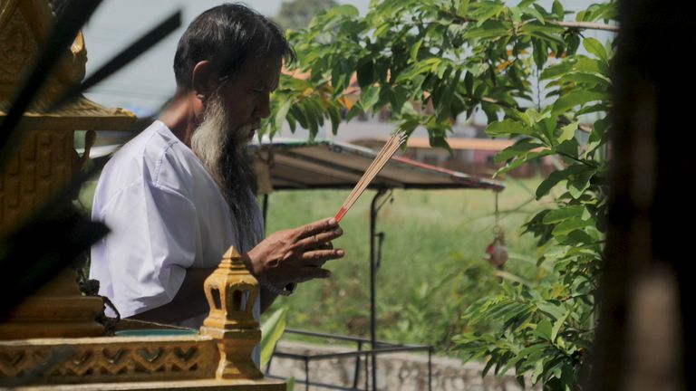 Encens Sompong Chanraksa allume
