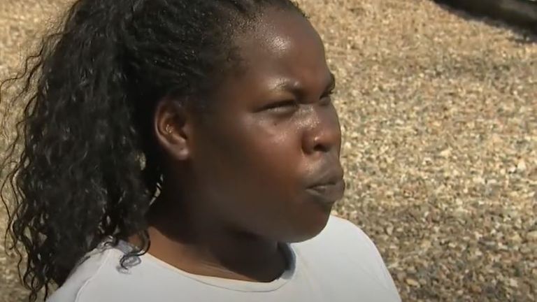 Un témoin raconte avoir vu l'arrivée de migrants en dériveur sur une plage du Kent