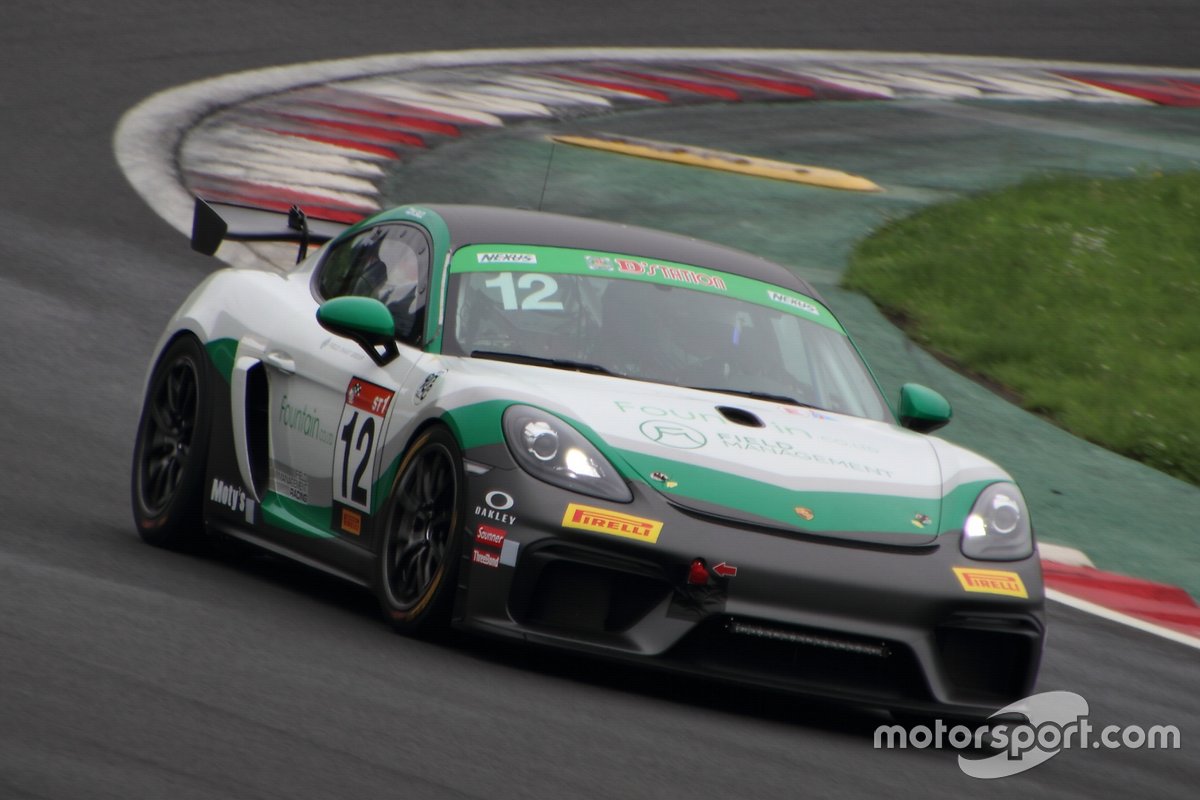 # 12 FMR Porsche Cayman GT4