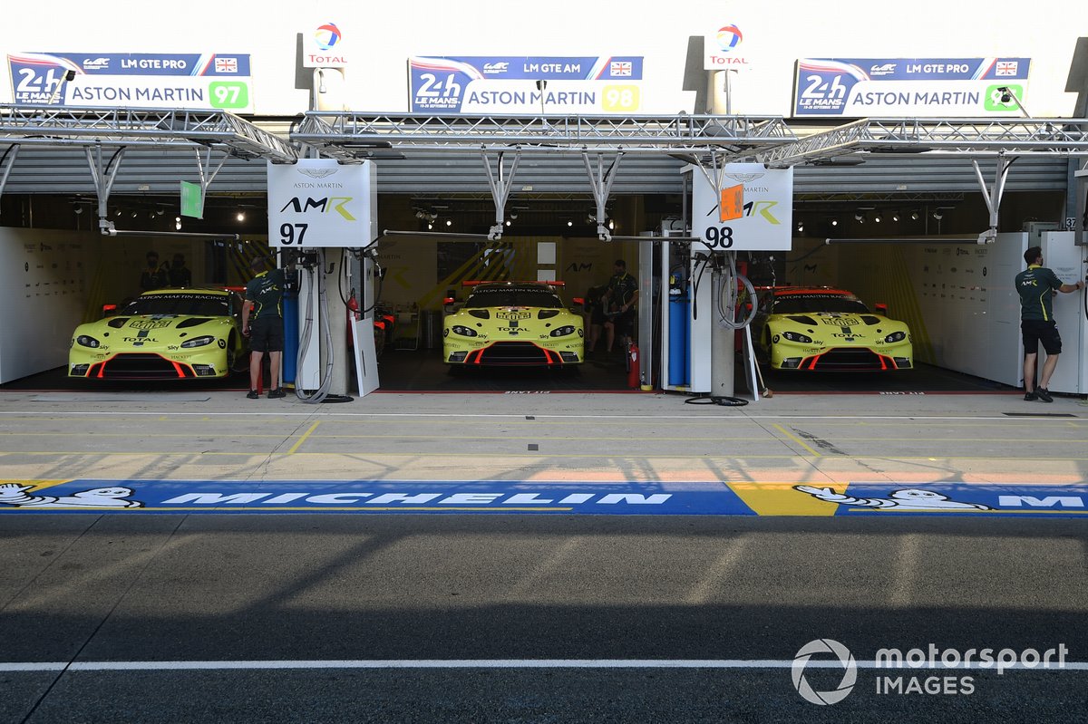 # 97 Aston Martin Racing Aston Martin Vantage AMR: Alex Lynn, Maxime Martin, Harry Tincknell, # 98 Aston Martin Racing Aston Martin Vantage: Paul Dalla Lana, Augusto Farfus, Ross Gunn, # 95 Aston Martin Racing Aston Martin Vantage AMR: Marco Sorensen , Nicki Thiim et Richard Westbrook
