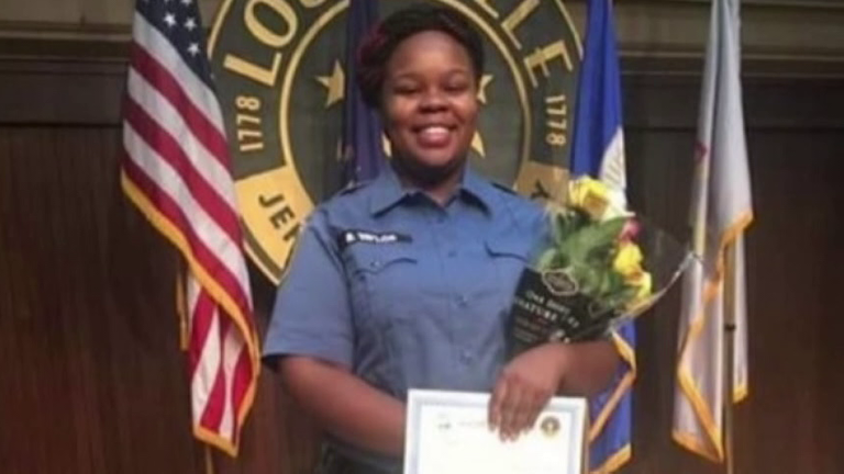 Breonna Taylor était une EMT qualifiée.  Pic: Famille
