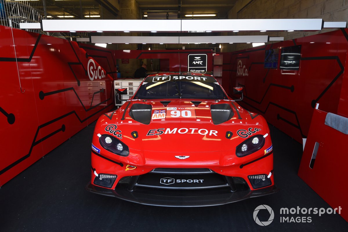 Aston Martin Vantage # 90 TF Sport: Salih Yoluc, Charles Eastwood, Jonathan Adam