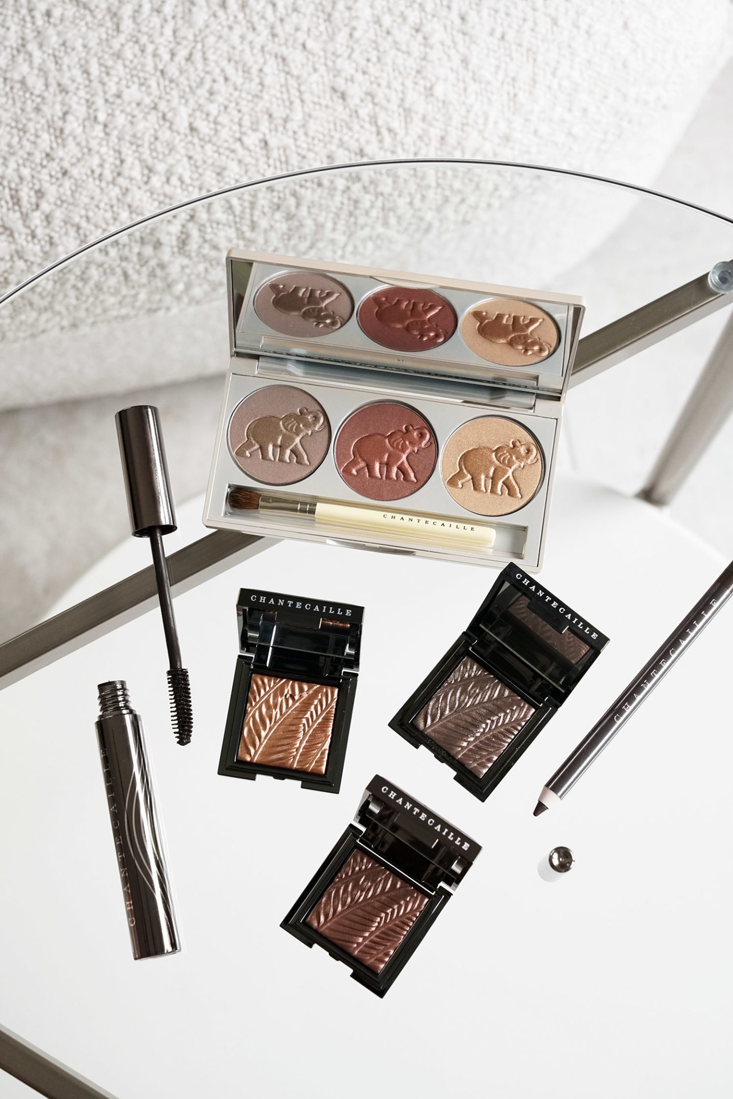 Chantecaille Safari Eye Trio vs Ombre à paupières luminescente