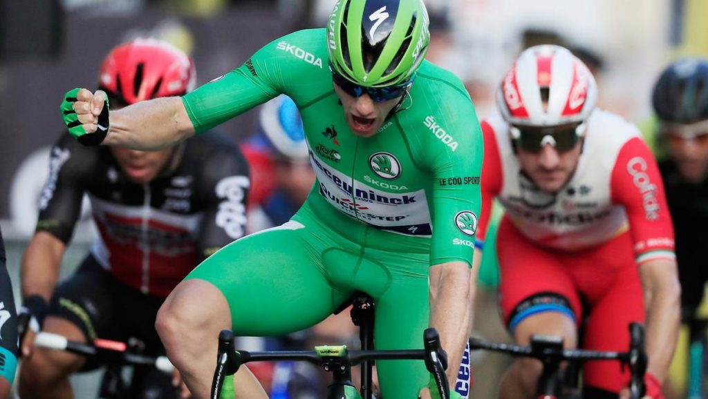 Gloire à l’Irlandais Sam Bennett à Paris alors qu’il remporte la dernière étape pour décrocher le maillot vert au Tour de France