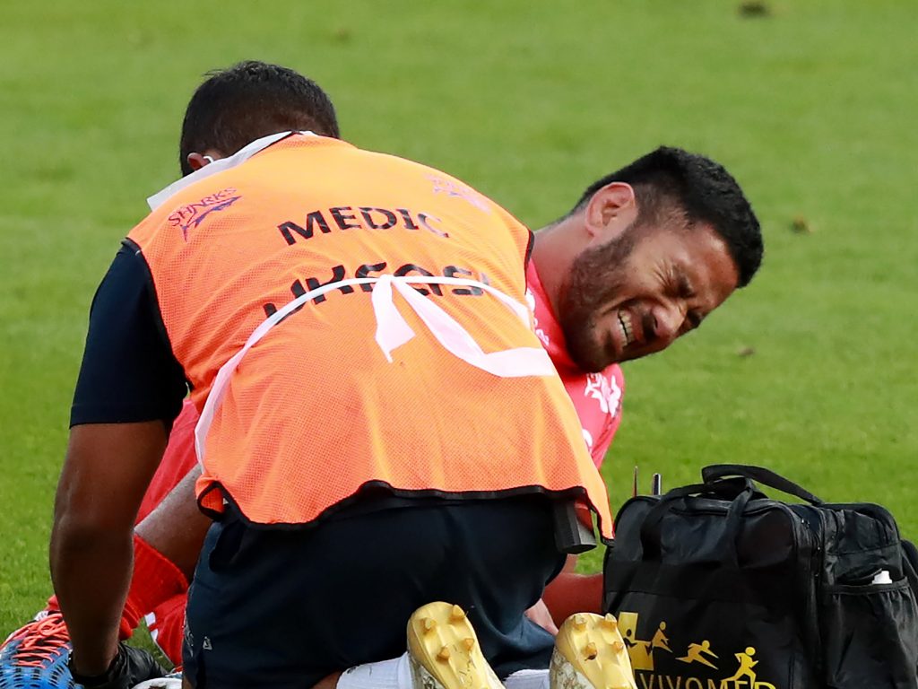 L’Angleterre subit une double blessure avec Manu Tuilagi et Courtney Lawes aidés dans la victoire de Sale à Northampton