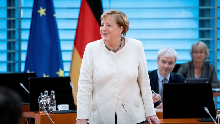 La chancelière Angela Merkel a rendu visite à Alexei Navalny alors qu'il était encore hospitalisé à Berlin 