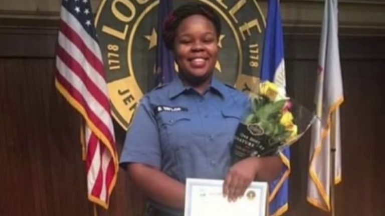Breonna Taylor était une technicienne médicale d'urgence qualifiée.  Pic: Famille