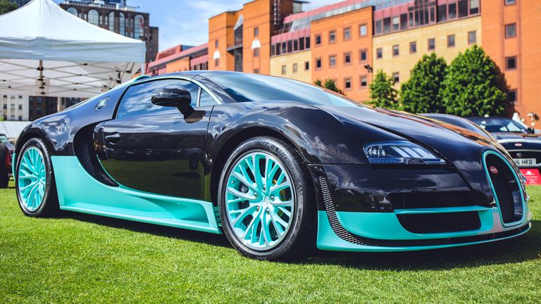 Le Veyron, bien que largement salué par les amateurs, était extrêmement déficitaire