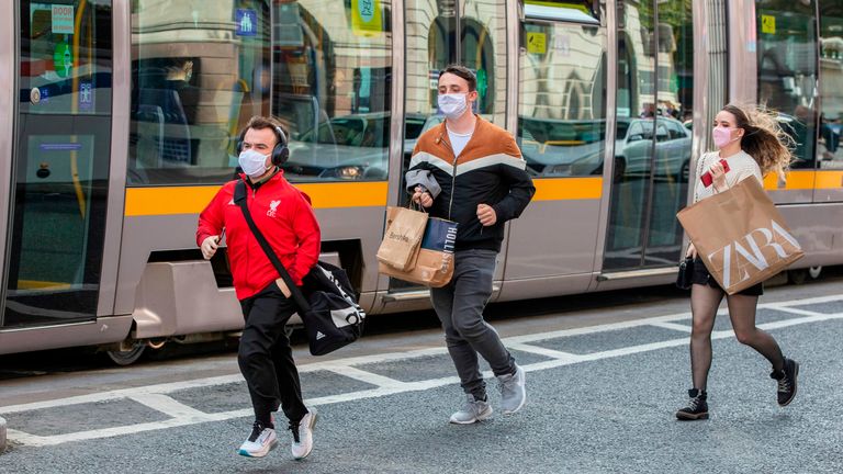 On conseille aux gens de ne voyager hors de Dublin que s'il est essentiel de le faire