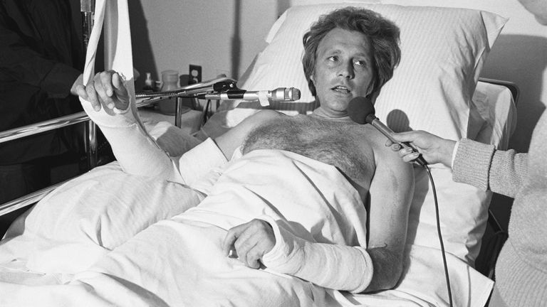 Evel Knievel a été grièvement blessé à plusieurs reprises lors de 75 sauts en moto