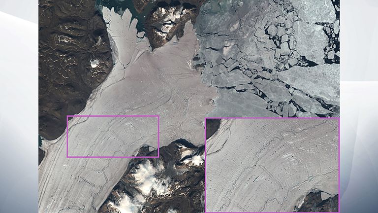 Les rivières s'écoulent sur la langue en été, ajoutant une pression supplémentaire lorsqu'elles se recongèlent en hiver.  Pic: GEUS / Copernicus / ESA / Sentinel 2-B