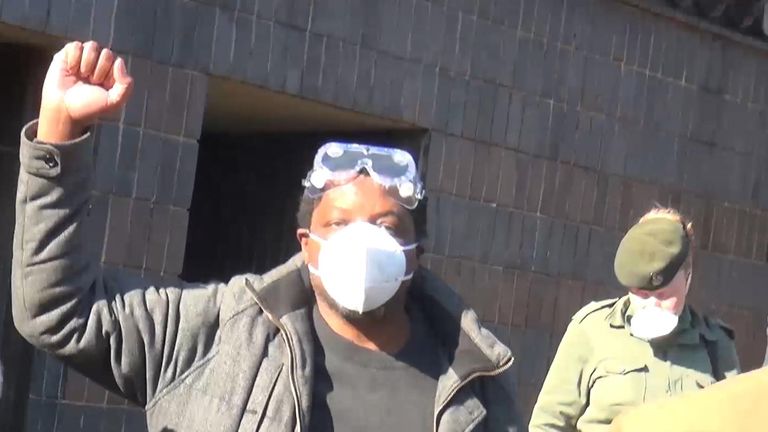 Le journaliste Hopewell Chin'ono après son arrestation en juillet