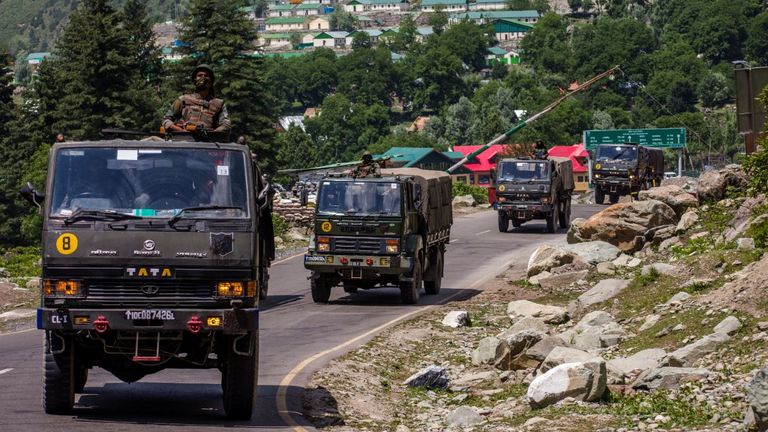 Convoi de l'armée indienne près de la frontière avec la Chine