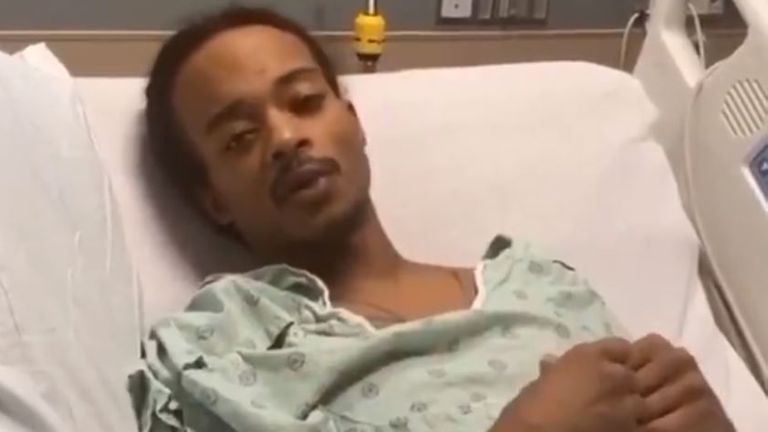 Jacob Blake a publié une vidéo de son lit d'hôpital après avoir été abattu par la police le 23 août.  Pic: @ AttorneyCrump / Twitter
