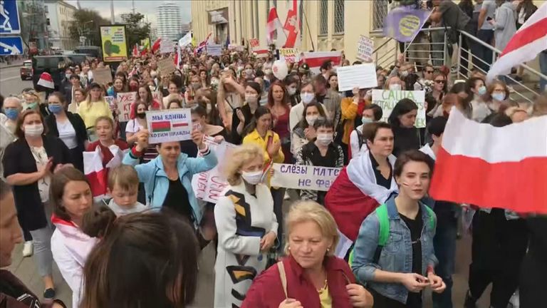 Des femmes manifestent en Biélorussie contre le président Loukachenko