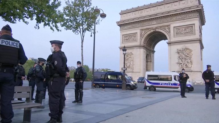 Les Gilets jaunes reviennent dans les rues de Paris pour la première fois depuis la pandémie de coronavirus 