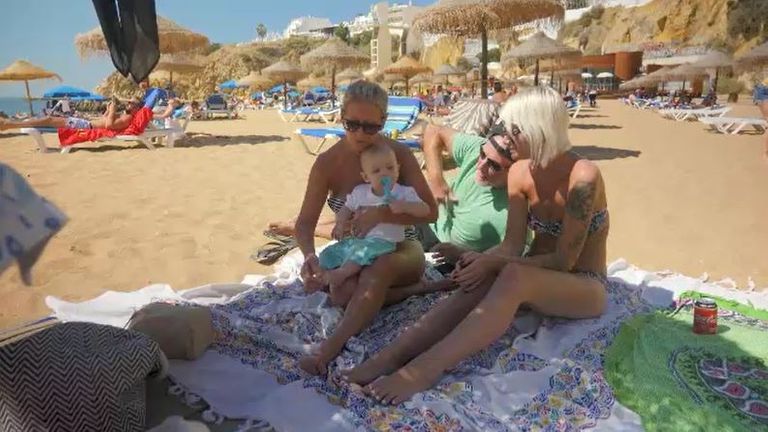 La famille Ashford en vacances à Albufeira, dans l'Algarve au Portugal