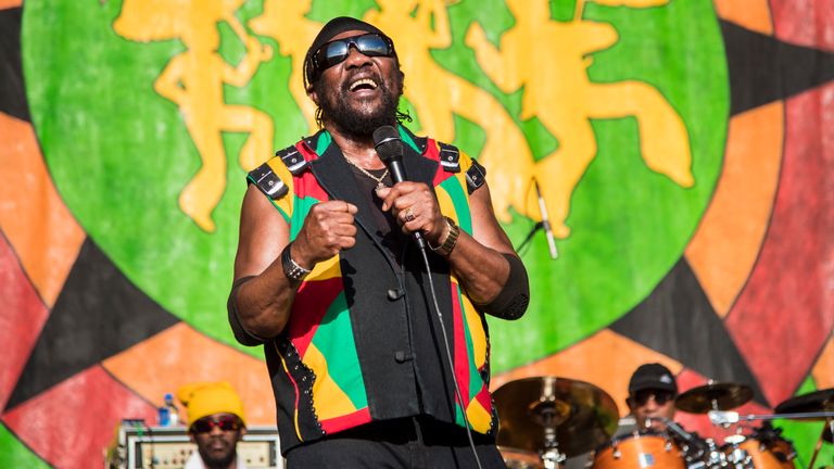Toots Hibbert de Toots and the Maytals se produit en 2018