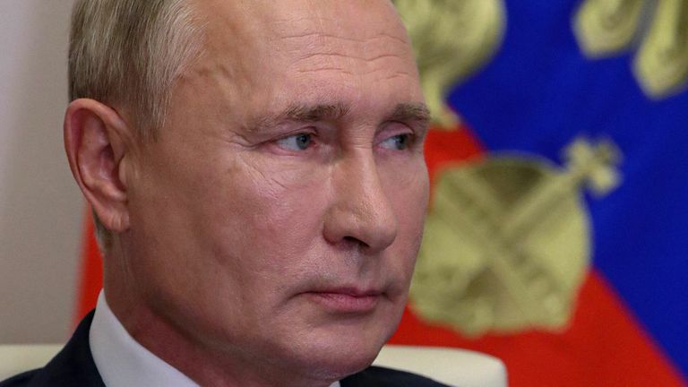 Le président russe Vladimir Poutine participe à une classe ouverte panrusse intitulée 