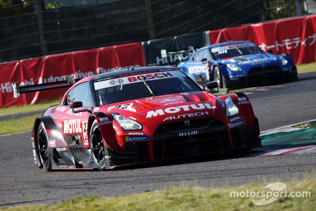 # 23 MOTUL AUTECH GT-R