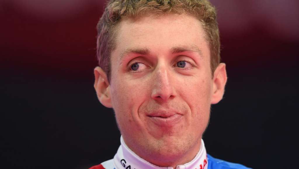 Dan Martin remporte l’étape de la Vuelta a España après une solide finition pour conserver le maillot vert