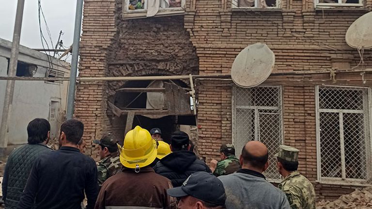 Ce bâtiment de Ganja a vu ses fenêtres soufflées par les bombardements