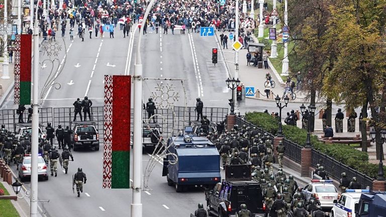 La marche de `` l'ultimatum du peuple '' avait trois revendications, dont la démission de M. Loukachenko