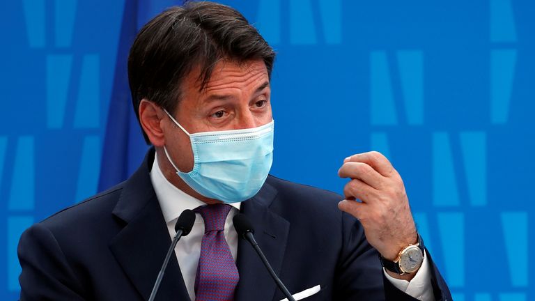 Le Premier ministre italien Giuseppe Conte a fait l'annonce dimanche 
