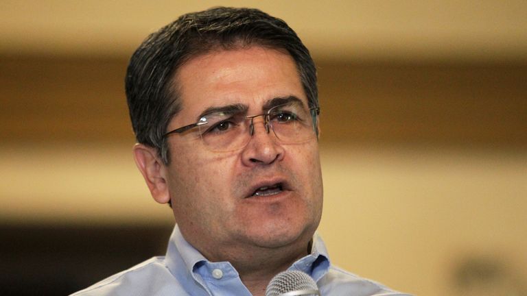 Le président hondurien Juan Orlando Hernandez récupéré d'un coronavirus 