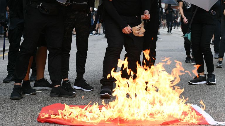 L'insulte intentionnelle du drapeau chinois sera interdite à partir du 1er janvier