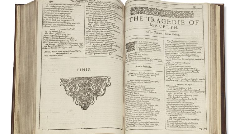 La collection comprend Macbeth, Twelfth Night, Measure For Measure et Julius Caesar.