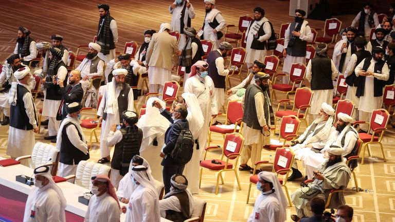 Le gouvernement afghan et les talibans ont tenu des pourparlers de paix à Doha